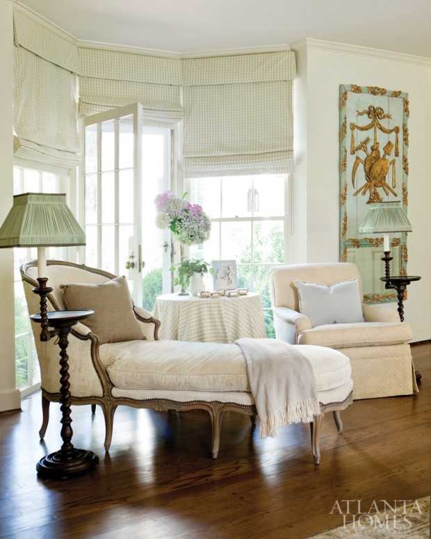 Nowoczesność w starej kamienicy Wnętrze kamienicy po renowacji: klasyczny styl, drewno nielakierowane i nowoczesne tekstylia 2026