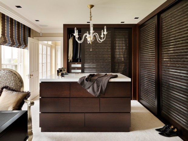 Ciemna kuchnia dla mężczyzny Męska kuchnia w ciemnych kolorach z elementami drewna i metalu – inspiracje 2026