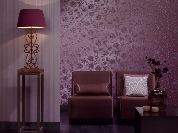 Fiolet w gabinecie 2026 Relaksujące fioletowe tapety w gabinecie: ekskluzywne wnętrze sprzyjające produktywnej pracy w 2026