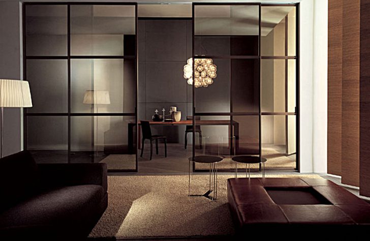 Przesuwna oszczędność miejsca Funkcjonalna przegroda przesuwna, oszczędzająca miejsce i zapewniająca elastyczność w aranżacji.