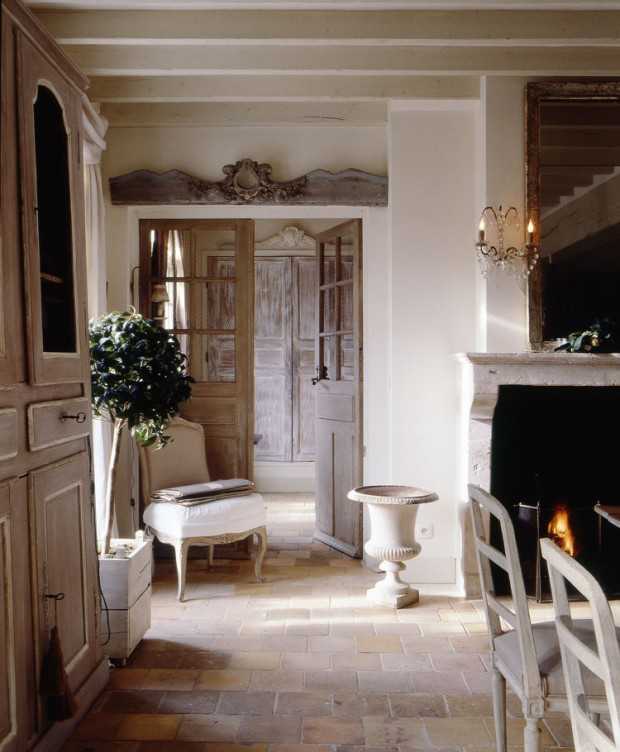 Prowansalski szyk Aranżacja wnętrza domu wiejskiego po renowacji w stylu Prowansalskim z 2026 roku.