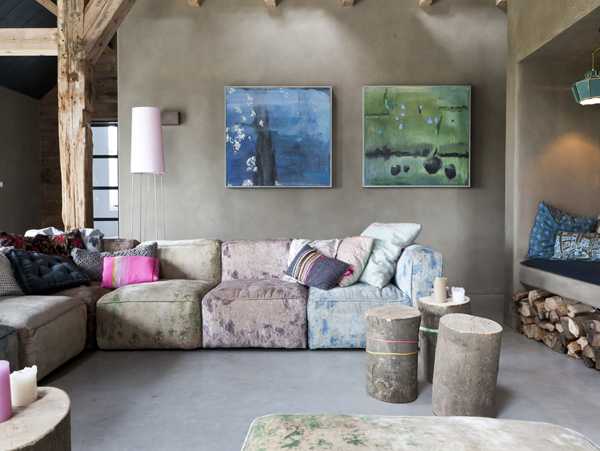 Wiejski Odpoczynek Wnętrze starego domu wiejskiego. Idealne miejsce na odpoczynek i regenerację.