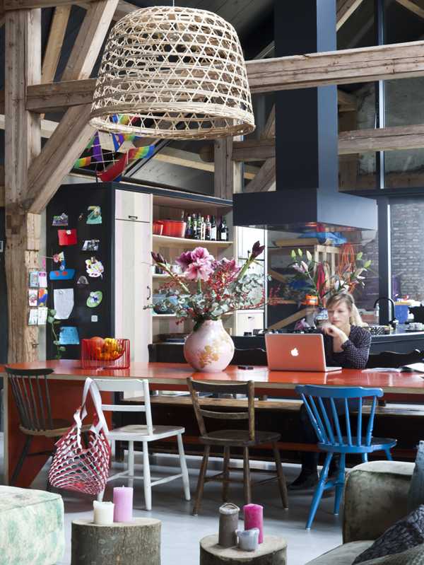 Zdrowy Sen Gwarantowany Przytulny dom wiejski. Zadbaj o zdrowy sen dzięki odpowiedniemu materacowi.