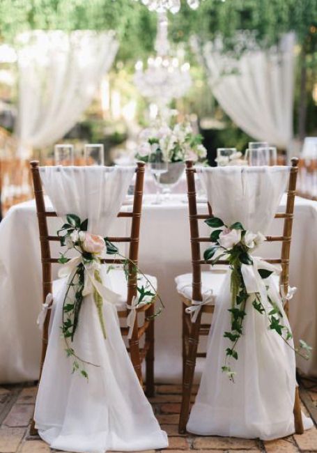 Naturalne Inspiracje Inspiracja na dekorację krzesła: juta, koronka i naturalne elementy dekoracyjne