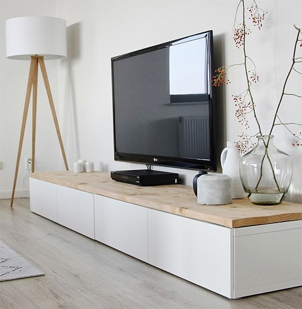 Elegancka szafka RTV Nowoczesna szafka RTV w salonie, idealna do przechowywania sprzętu i dekoracji
