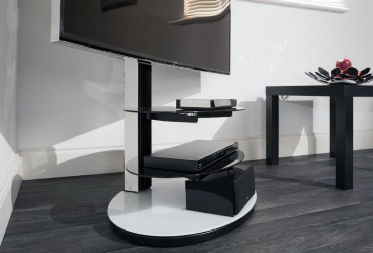 Duża szafka pod TV Duża szafka RTV z miejscem na telewizor i dodatkowe sprzęty, przestronna