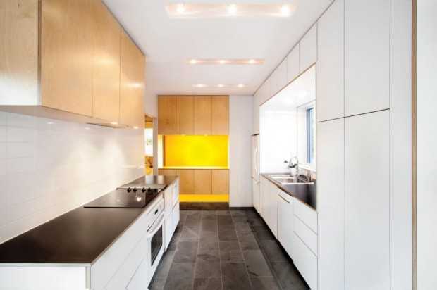 Drewniana Modernizacja Rozbudowa domu z drewnianym wykończeniem w nowoczesnym stylu.