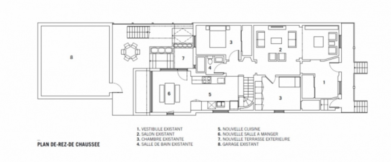 Minimalistyczna jadalnia 2026 Rozbudowa starego domu z drewnianym wykończeniem w stylu minimalizmu 2026, widok na jadalnię.