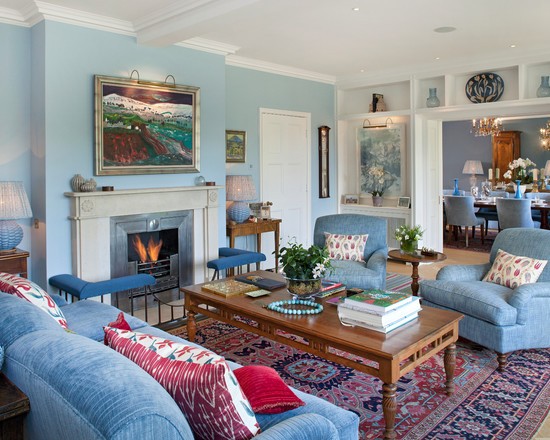 Błękitny salon: Trendy Błękitny salon w stylu klasycznym. Inspiracje na aranżacje wnętrz w 2026 roku.