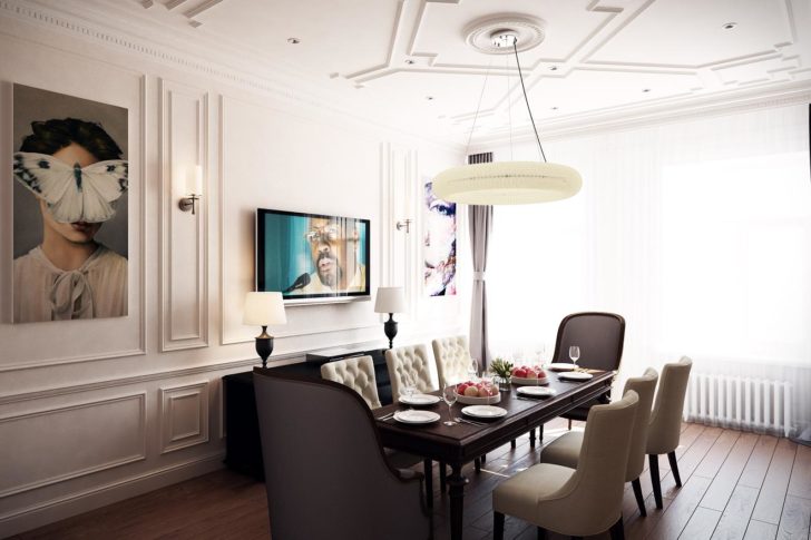 Detal w przedpokoju Przytulne wnętrze 2026: ozdobna taca z kluczami i drobiazgami w przedpokoju.