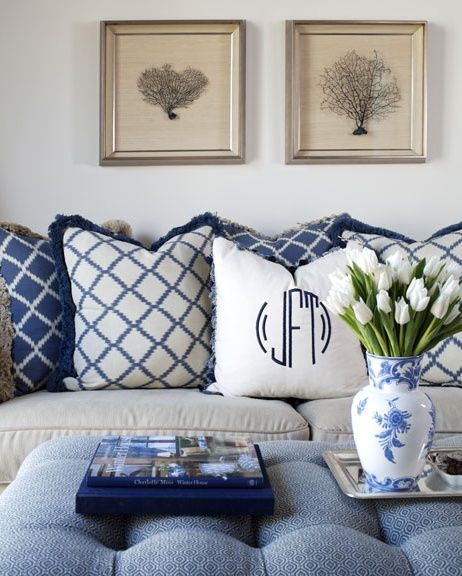 Rustykalny komfort Poduszki dekoracyjne w stylu rustykalnym. Aksamitne poduszki dodają ciepła wnętrzu.