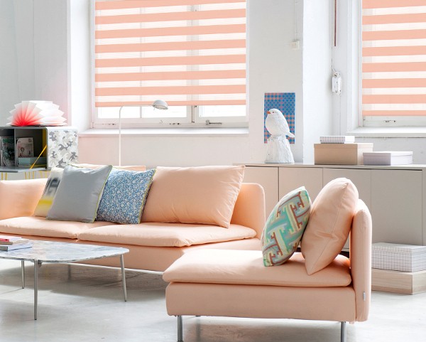 Dzień-noc: Kontrola światła Rolety dzień-noc z naprzemiennymi pasami: regulacja światła w pomieszczeniu.