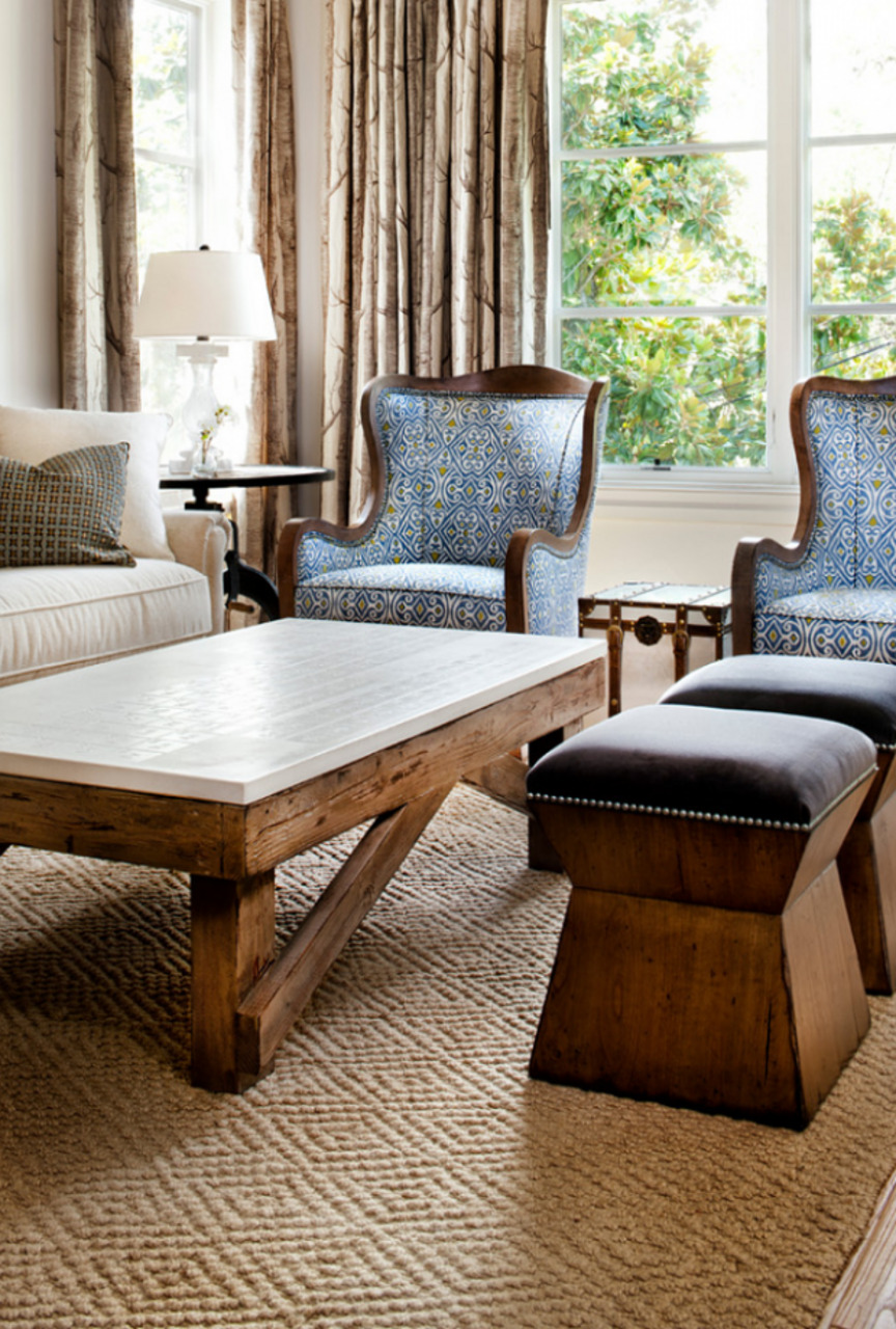 Kamień i nowoczesność Rustykalny styl wnętrza 2026: kamień i nowoczesne akcenty w Teksasie.