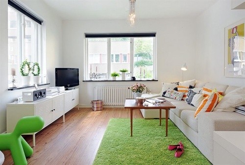 Większy pokój? Aranżacja małego mieszkania: Wizualne powiększenie przestrzeni w 2026 roku. Inspiracje i porady